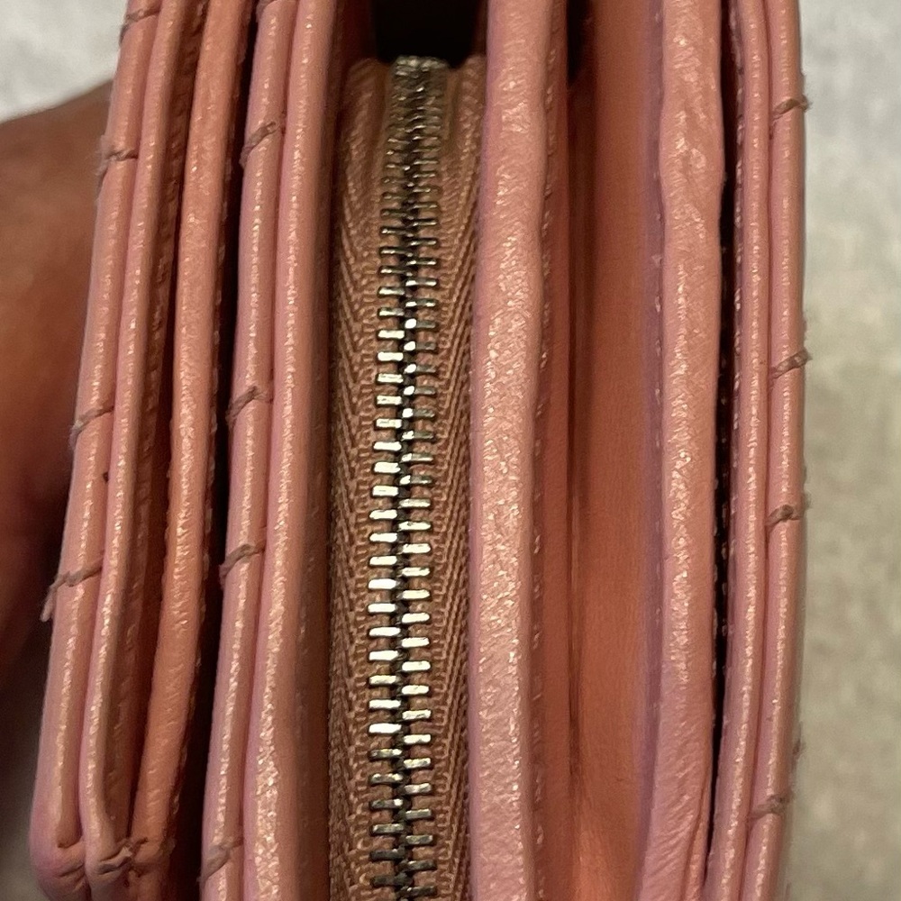 Gucci Compact Wallet - Picture 2 of 10